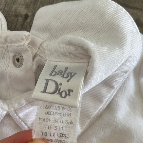 Baby Dior One Piece Romper Snap Bottom USA Made 0-3 M Collar Beautiful w Bonnet - Picture 3 of 4